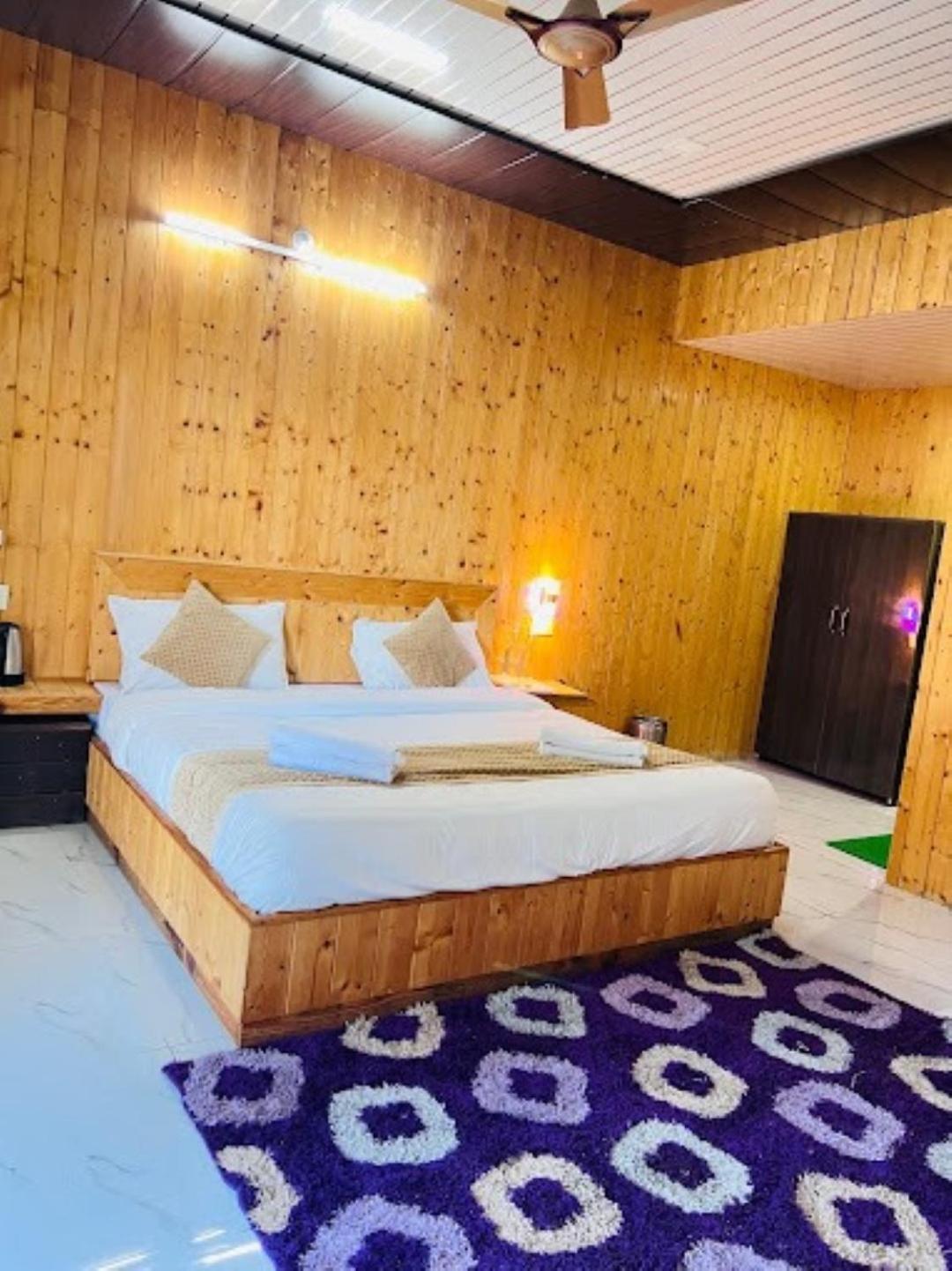 The Village Retreat Resort , Guptkashi Gupta Kāshi Exterior foto